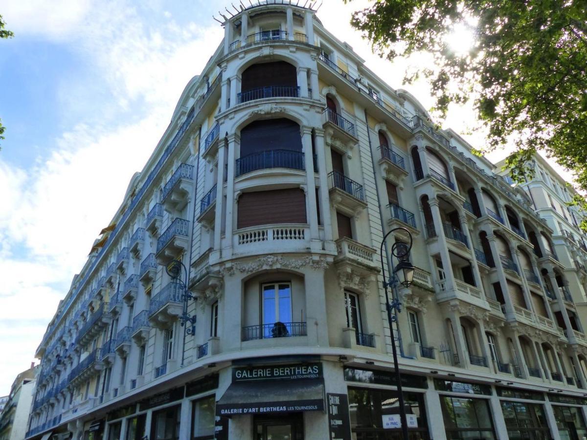 Appartement Elegant Et Confortable Au Coeur De Vichy, Pres De L'Opera Et Des Parcs Napoleon III - Fr-1-489-303 Exteriör bild